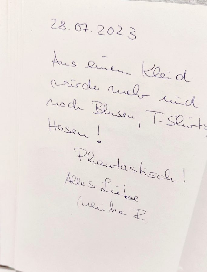 Notiz mit Datum, Dankesnotiz und Grußformel, handschriftlich verfasst.